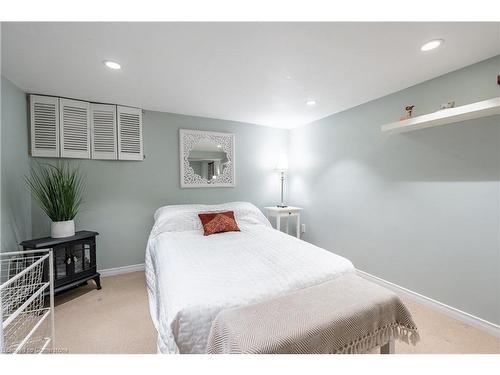 62 Melbourne Street, Hamilton, ON - Indoor Photo Showing Bedroom