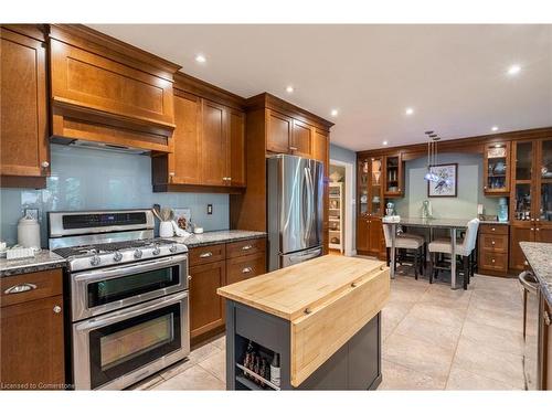 33 Cumminsville Drive, Flamborough, ON - Indoor Photo Showing Kitchen