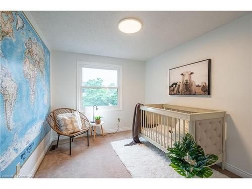 33 Cumminsville Drive, Flamborough, ON - Indoor Photo Showing Bedroom