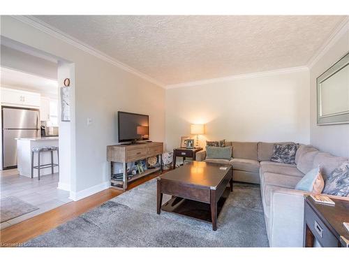 2290 Woodward Avenue, Burlington, ON - Indoor Photo Showing Living Room