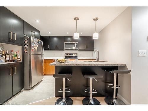 2290 Woodward Avenue, Burlington, ON - Indoor Photo Showing Kitchen With Upgraded Kitchen