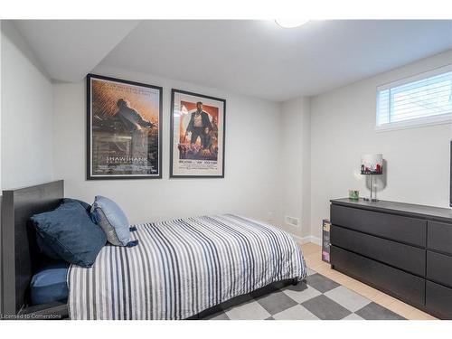 2290 Woodward Avenue, Burlington, ON - Indoor Photo Showing Bedroom