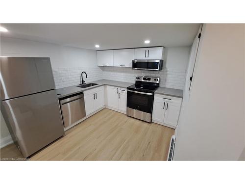 B-101 Prospect Street S, Hamilton, ON - Indoor Photo Showing Kitchen With Stainless Steel Kitchen With Upgraded Kitchen