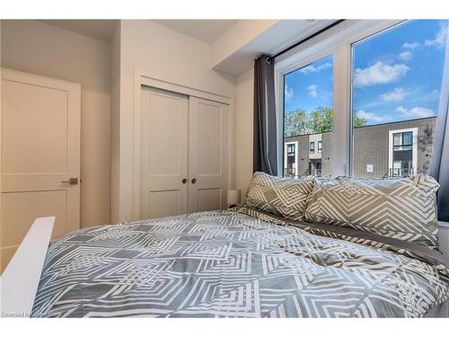 218-6065 Mcleod Road, Niagara Falls, ON - Indoor Photo Showing Bedroom