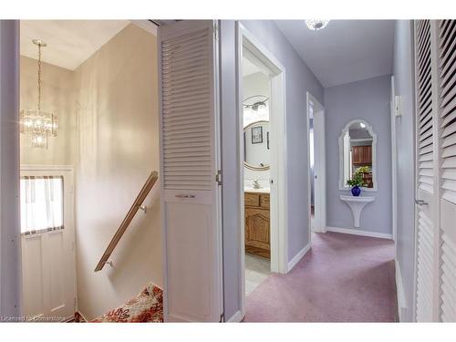 247 Fernwood Crescent, Hamilton, ON - Indoor Photo Showing Other Room