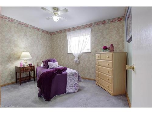 247 Fernwood Crescent, Hamilton, ON - Indoor Photo Showing Bedroom