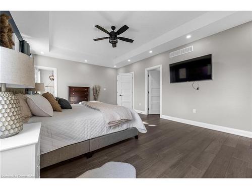 94 Millen Road, Hamilton, ON - Indoor Photo Showing Bedroom