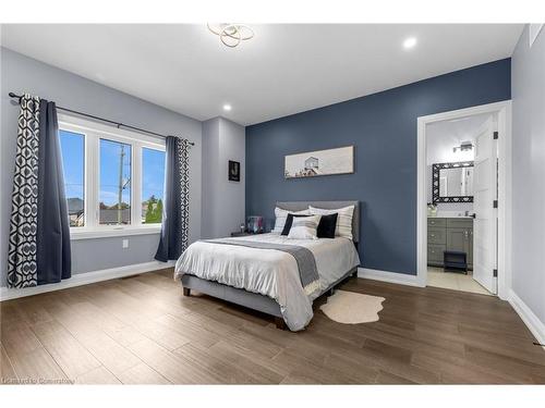 94 Millen Road, Hamilton, ON - Indoor Photo Showing Bedroom