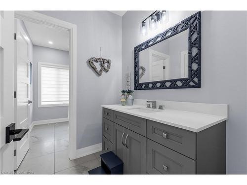 94 Millen Road, Hamilton, ON - Indoor Photo Showing Bathroom