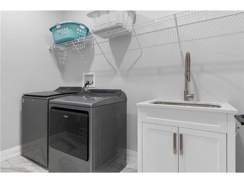 94 Millen Road, Hamilton, ON - Indoor Photo Showing Laundry Room