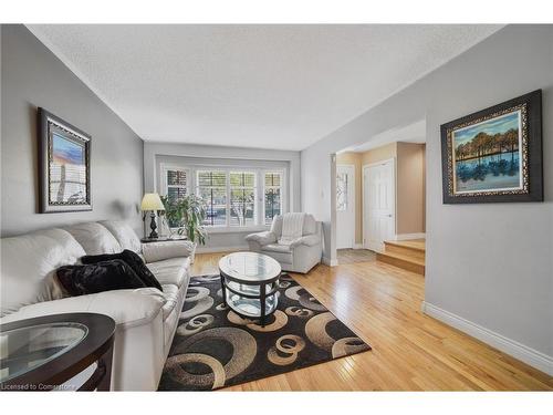 3236 Hornbeam Crescent, Mississauga, ON - Indoor Photo Showing Living Room