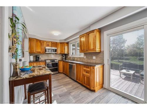 3236 Hornbeam Crescent, Mississauga, ON - Indoor Photo Showing Kitchen