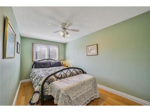 3236 Hornbeam Crescent, Mississauga, ON - Indoor Photo Showing Bedroom