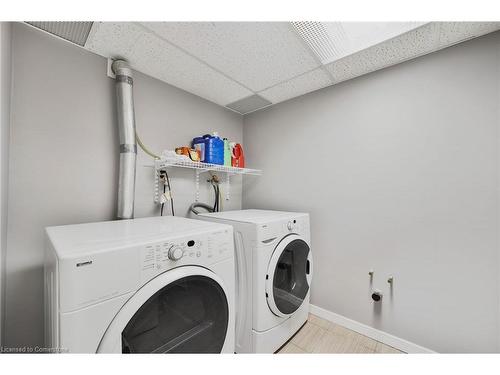 3236 Hornbeam Crescent, Mississauga, ON - Indoor Photo Showing Laundry Room