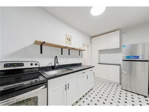 1-312 Aberdeen Avenue, Hamilton, ON - Indoor Photo Showing Kitchen