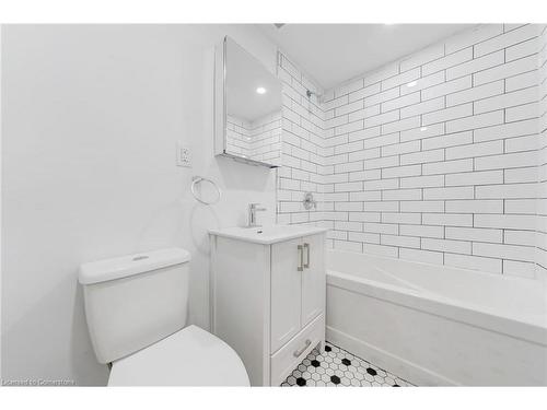 1-312 Aberdeen Avenue, Hamilton, ON - Indoor Photo Showing Bathroom