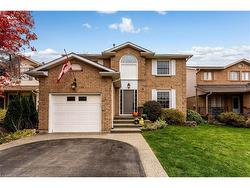 8 Karsh Crescent  Waterdown, ON L8B 0E2