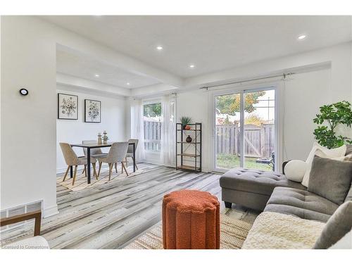 14-15 Derby Street, Hamilton, ON - Indoor Photo Showing Living Room