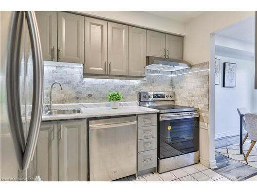 14-15 Derby Street, Hamilton, ON - Indoor Photo Showing Kitchen