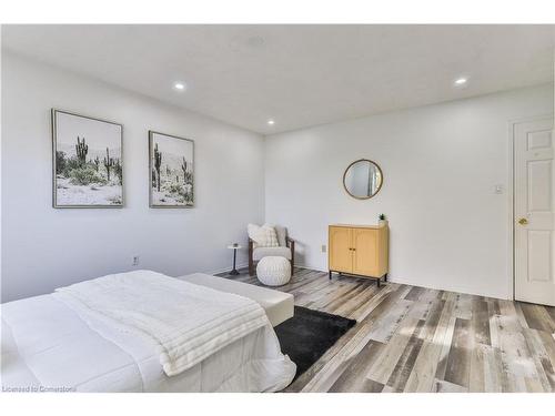 14-15 Derby Street, Hamilton, ON - Indoor Photo Showing Bedroom