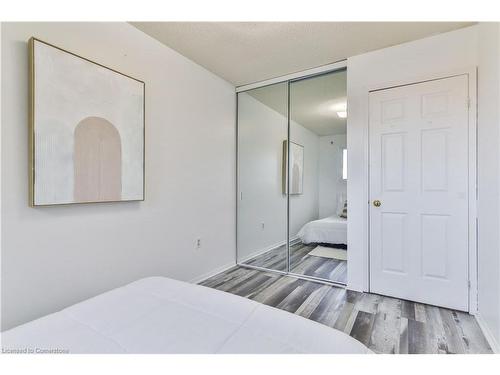 14-15 Derby Street, Hamilton, ON - Indoor Photo Showing Bedroom