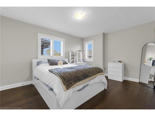 16-270 Main Street W, Grimsby, ON - Indoor Photo Showing Bedroom