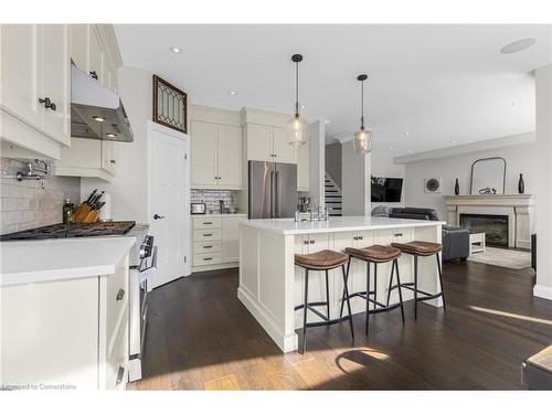 16-270 Main Street W, Grimsby, ON - Indoor Photo Showing Kitchen With Upgraded Kitchen