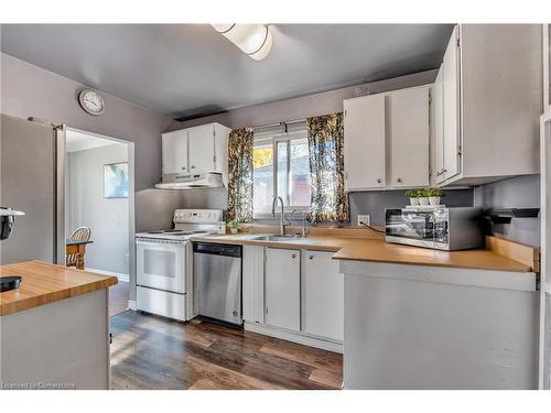 6861 Hagar Avenue, Niagara Falls, ON - Indoor Photo Showing Kitchen