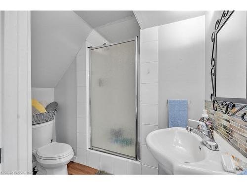 6861 Hagar Avenue, Niagara Falls, ON - Indoor Photo Showing Bathroom