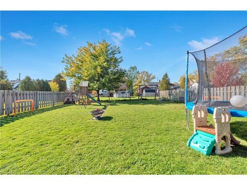 6861 Hagar Avenue, Niagara Falls, ON - Outdoor With Backyard