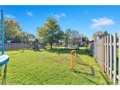 6861 Hagar Avenue, Niagara Falls, ON - Outdoor With Backyard