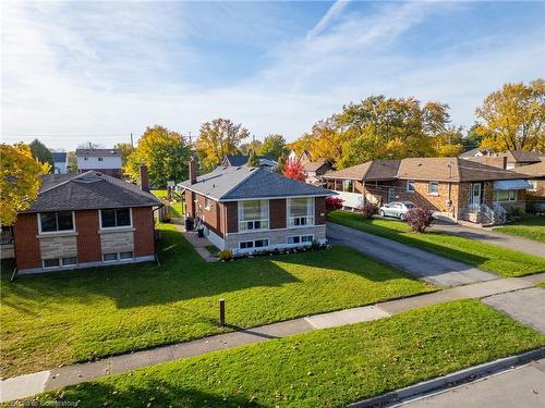 6861 Hagar Avenue, Niagara Falls, ON - Outdoor With Facade