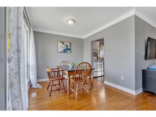 6861 Hagar Avenue, Niagara Falls, ON - Indoor Photo Showing Dining Room