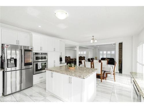 4 Dolomiti Court, Hamilton, ON - Indoor Photo Showing Kitchen With Upgraded Kitchen