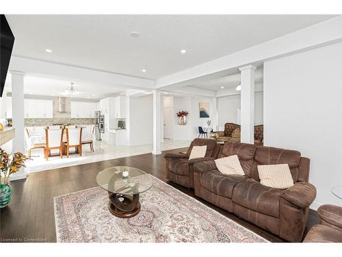 4 Dolomiti Court, Hamilton, ON - Indoor Photo Showing Living Room