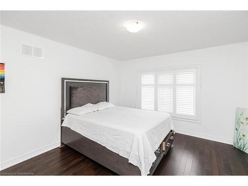 4 Dolomiti Court, Hamilton, ON - Indoor Photo Showing Bedroom