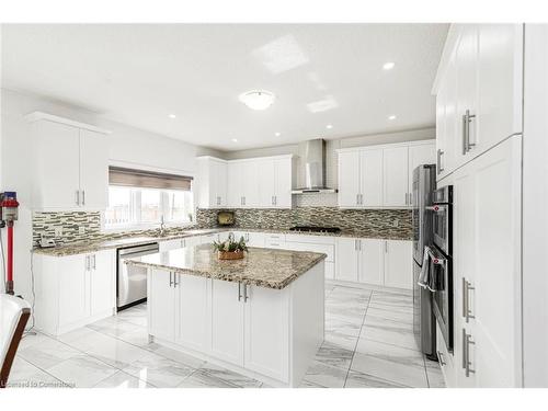 4 Dolomiti Court, Hamilton, ON - Indoor Photo Showing Kitchen With Upgraded Kitchen