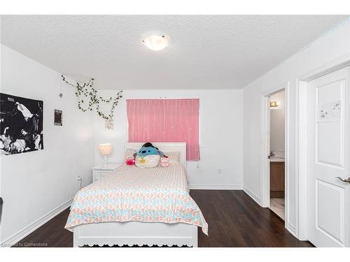 4 Dolomiti Court, Hamilton, ON - Indoor Photo Showing Bedroom