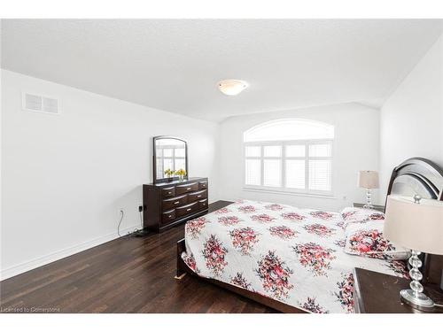 4 Dolomiti Court, Hamilton, ON - Indoor Photo Showing Bedroom