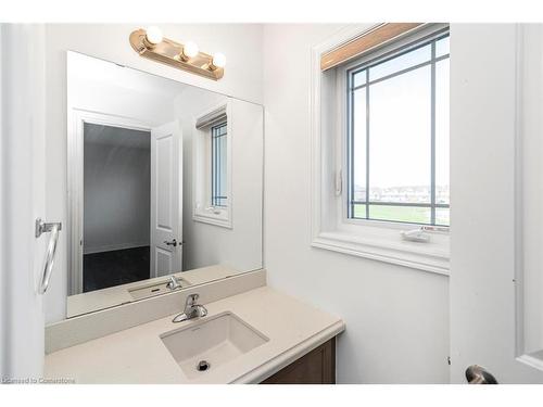 4 Dolomiti Court, Hamilton, ON - Indoor Photo Showing Bathroom