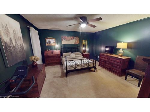 7885 Beaverdams Road, Niagara Falls, ON - Indoor Photo Showing Bedroom