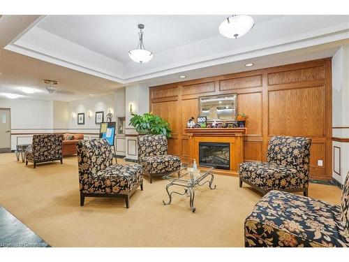 511-7 Gale Crescent, St. Catharines, ON - Indoor Photo Showing Living Room With Fireplace