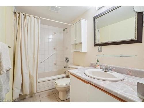 511-7 Gale Crescent, St. Catharines, ON - Indoor Photo Showing Bathroom