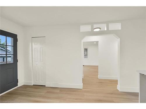 546 Woodward Avenue, Hamilton, ON - Indoor Photo Showing Other Room