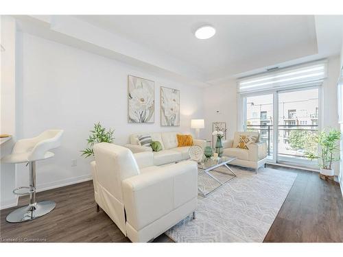 331-5317 Upper Middle Road, Burlington, ON - Indoor Photo Showing Living Room