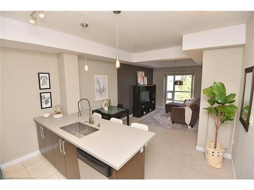 210-90 Charlton Street W, Hamilton, ON - Indoor Photo Showing Kitchen