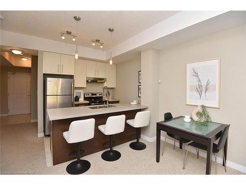 210-90 Charlton Street W, Hamilton, ON - Indoor Photo Showing Kitchen