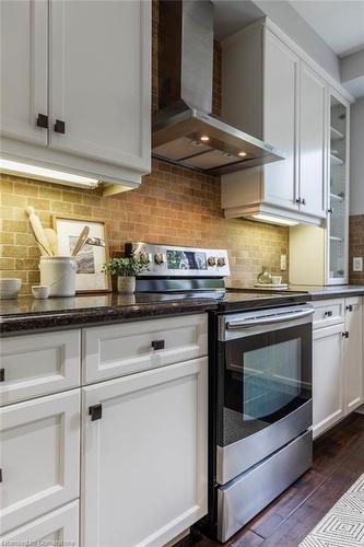 14 Stiles Street, Ancaster, ON - Indoor Photo Showing Kitchen With Upgraded Kitchen