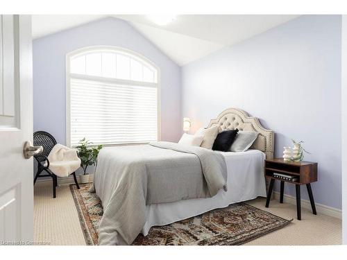 14 Stiles Street, Ancaster, ON - Indoor Photo Showing Bedroom