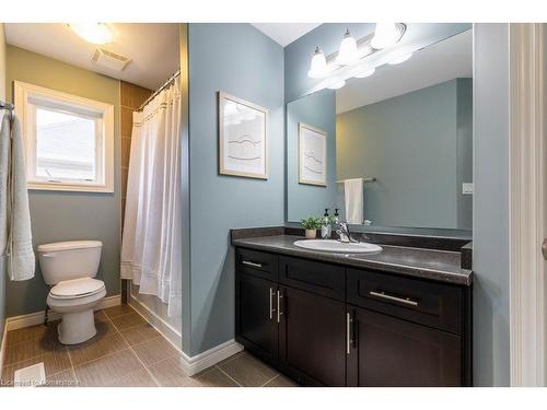 14 Stiles Street, Ancaster, ON - Indoor Photo Showing Bathroom